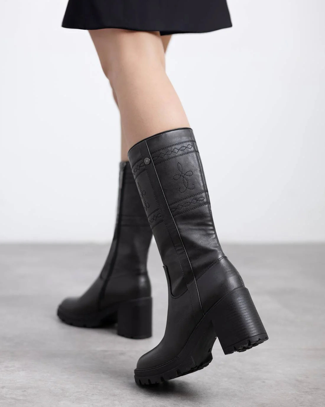 Bota de mujer con tacón Refresh 17296802 - Image 5