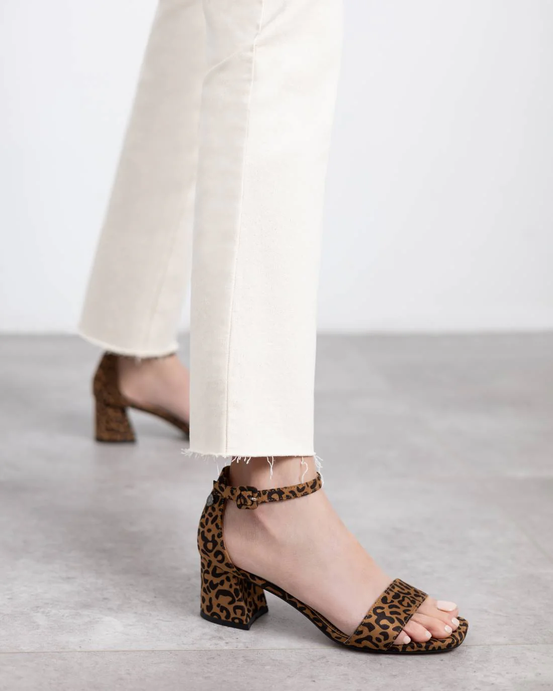SANDALIA DE MUJER REFRESH 17258410 - Image 2