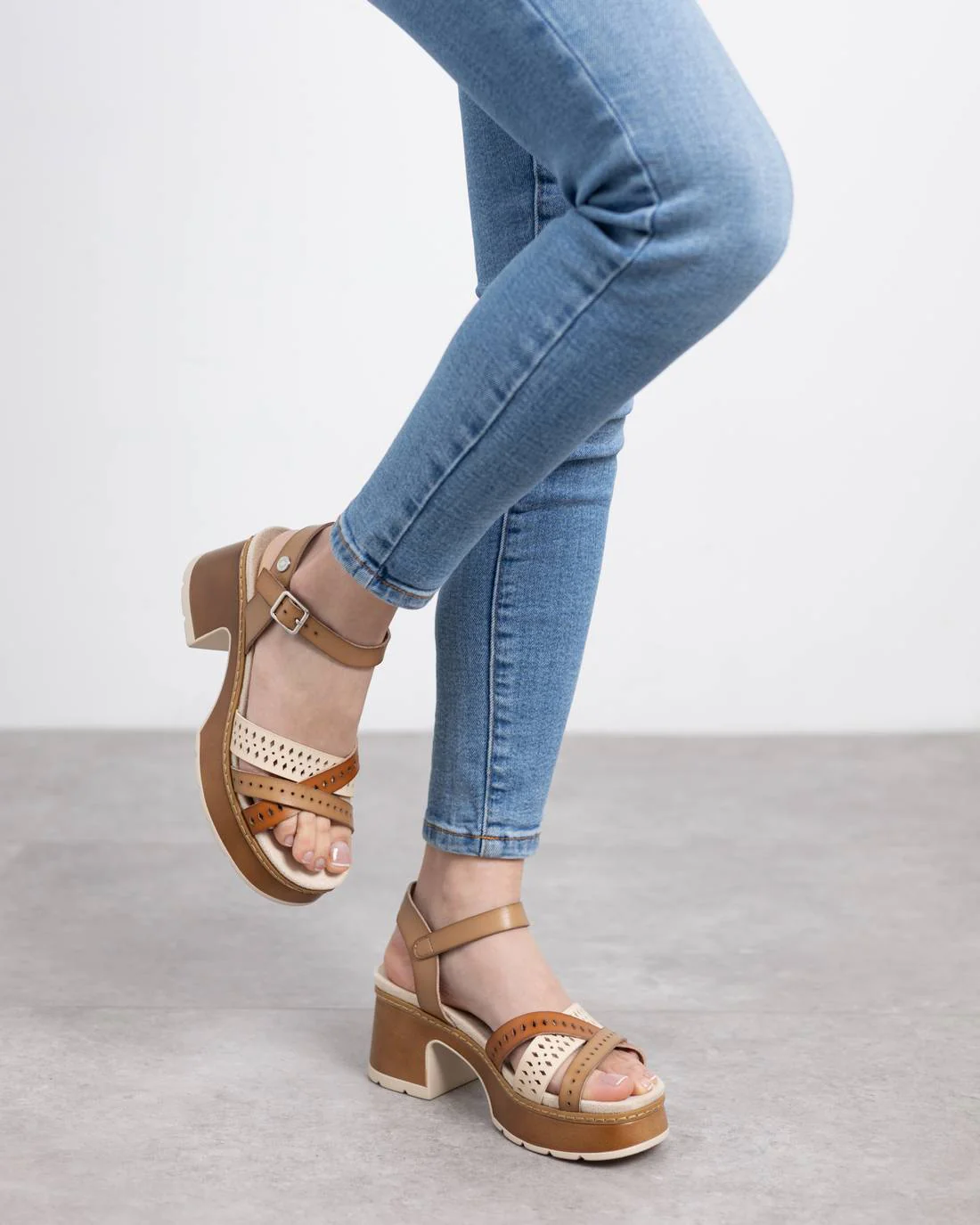 SANDALIA DE MUJER REFRESH 17269302 - Image 2