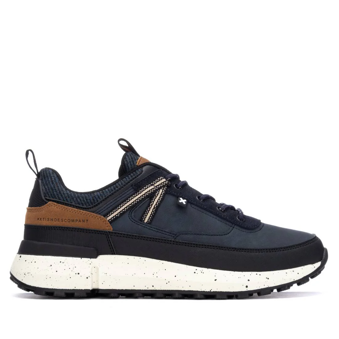 Zapatilla de hombre plano Xti 14473101