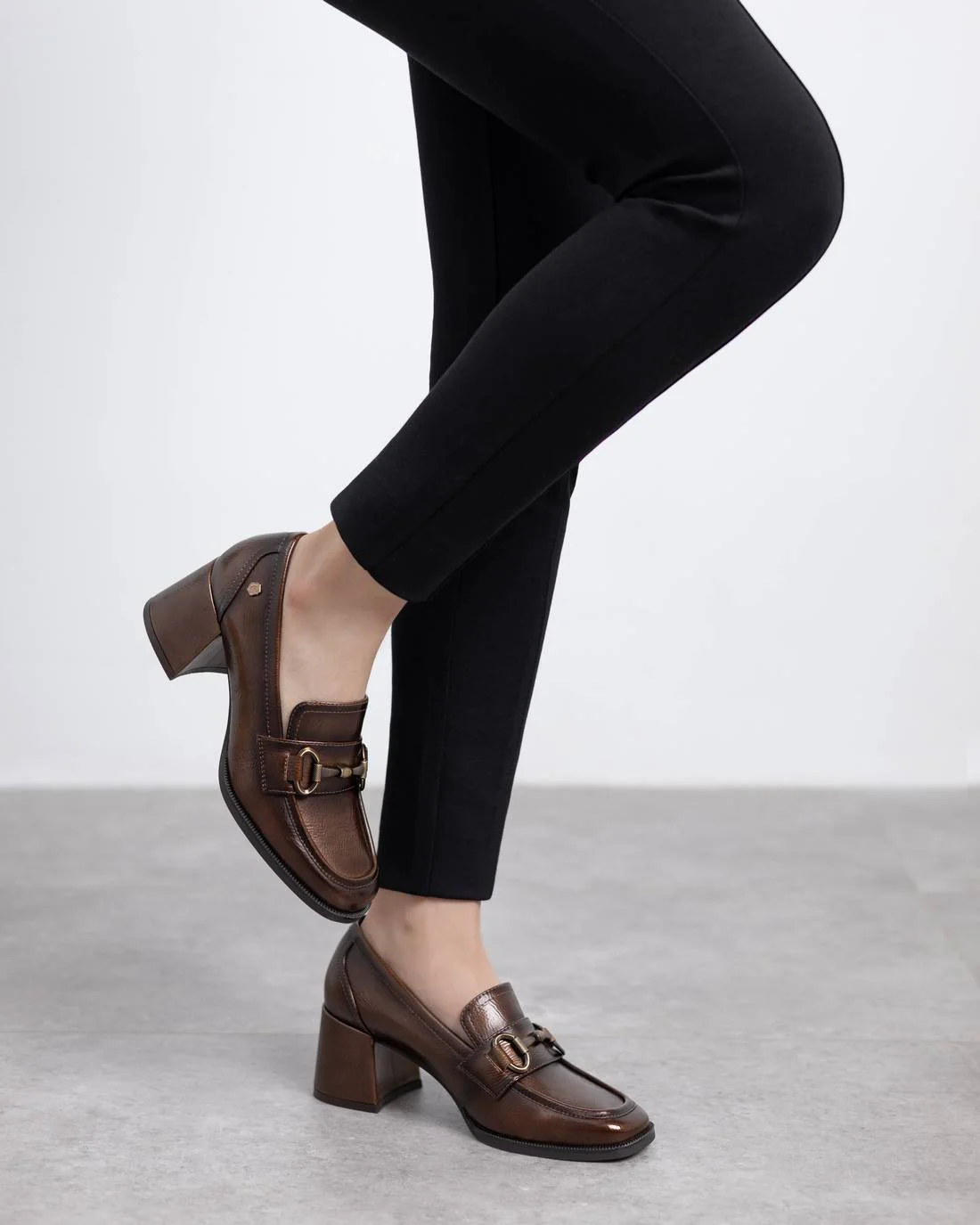 Zapato de mujer con tacón Carmela 16253601 - Image 5