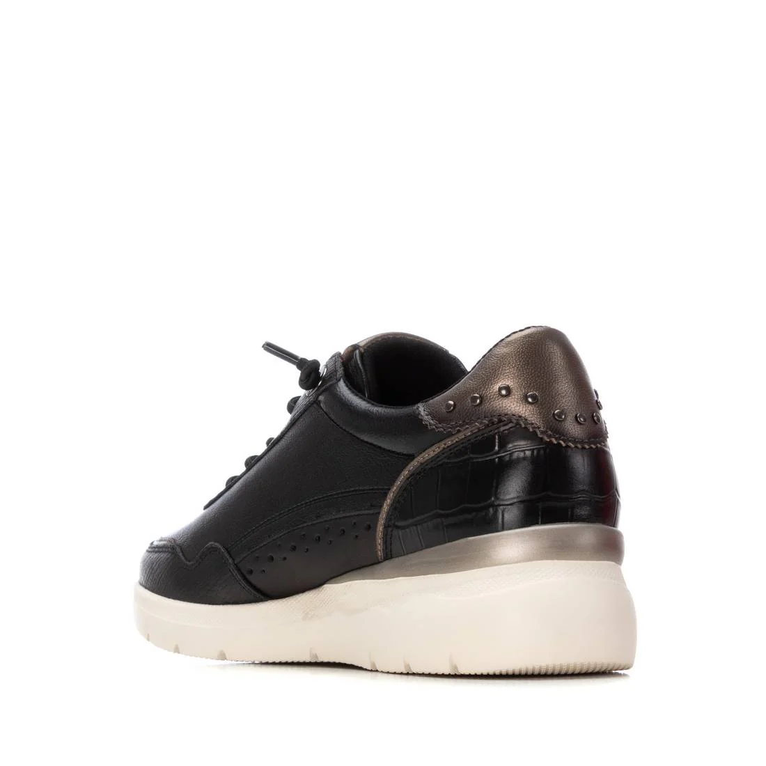 Zapatilla de mujer plano Carmela 16243001 - Image 3