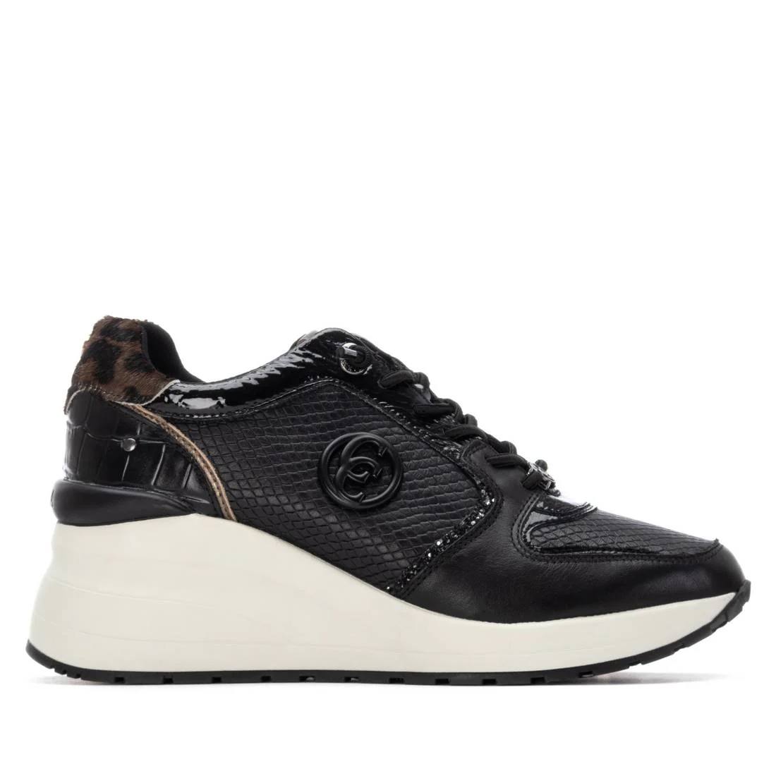 Zapatilla de mujer con cuña Carmela 16244401