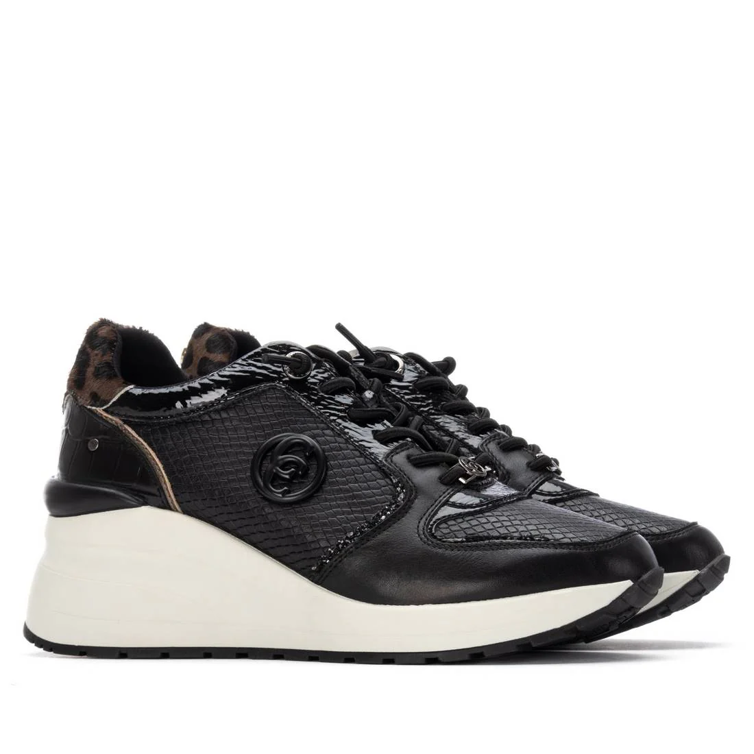 Zapatilla de mujer con cuña Carmela 16244401 - Image 4