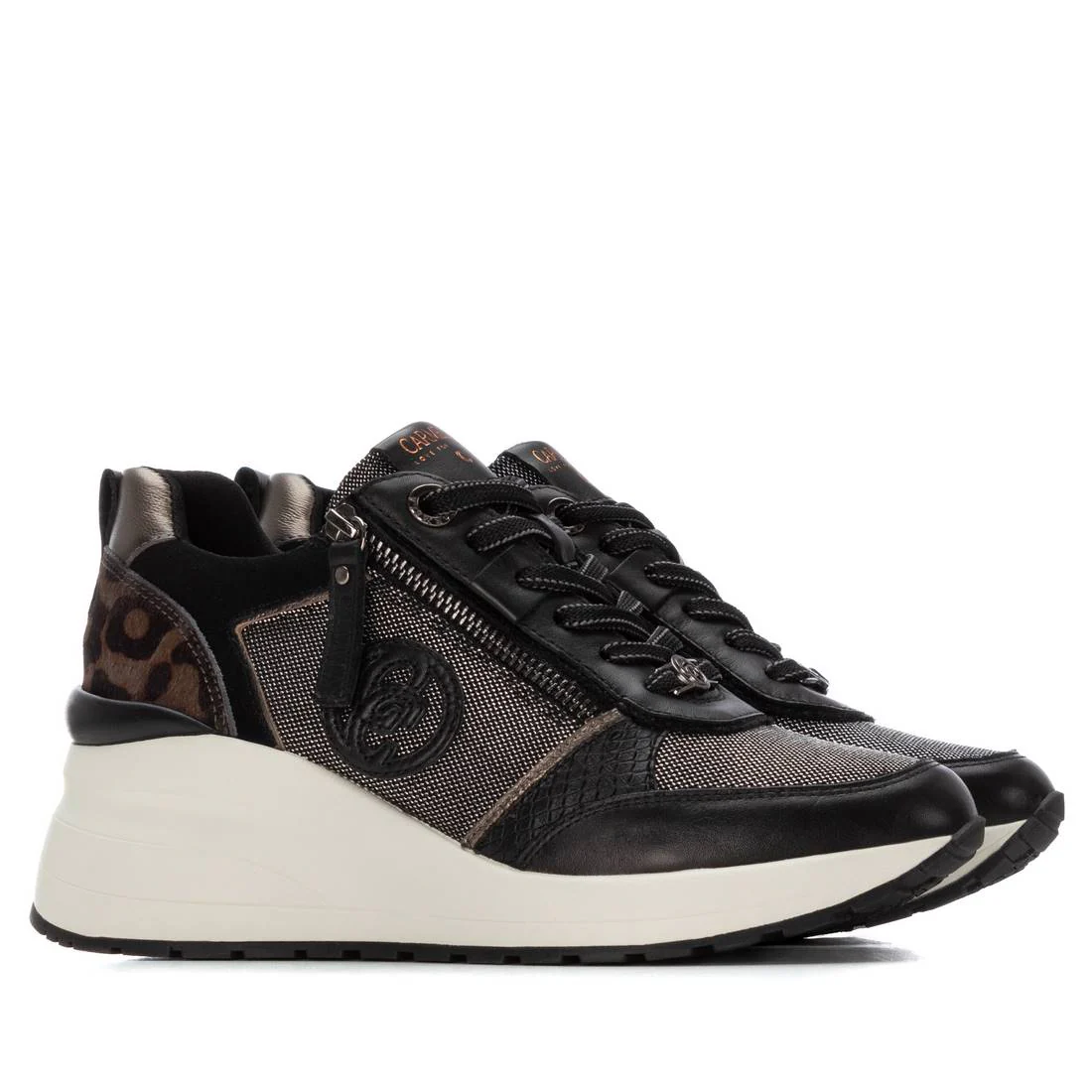 Zapatilla de mujer con cuña Carmela 16252101 - Image 4