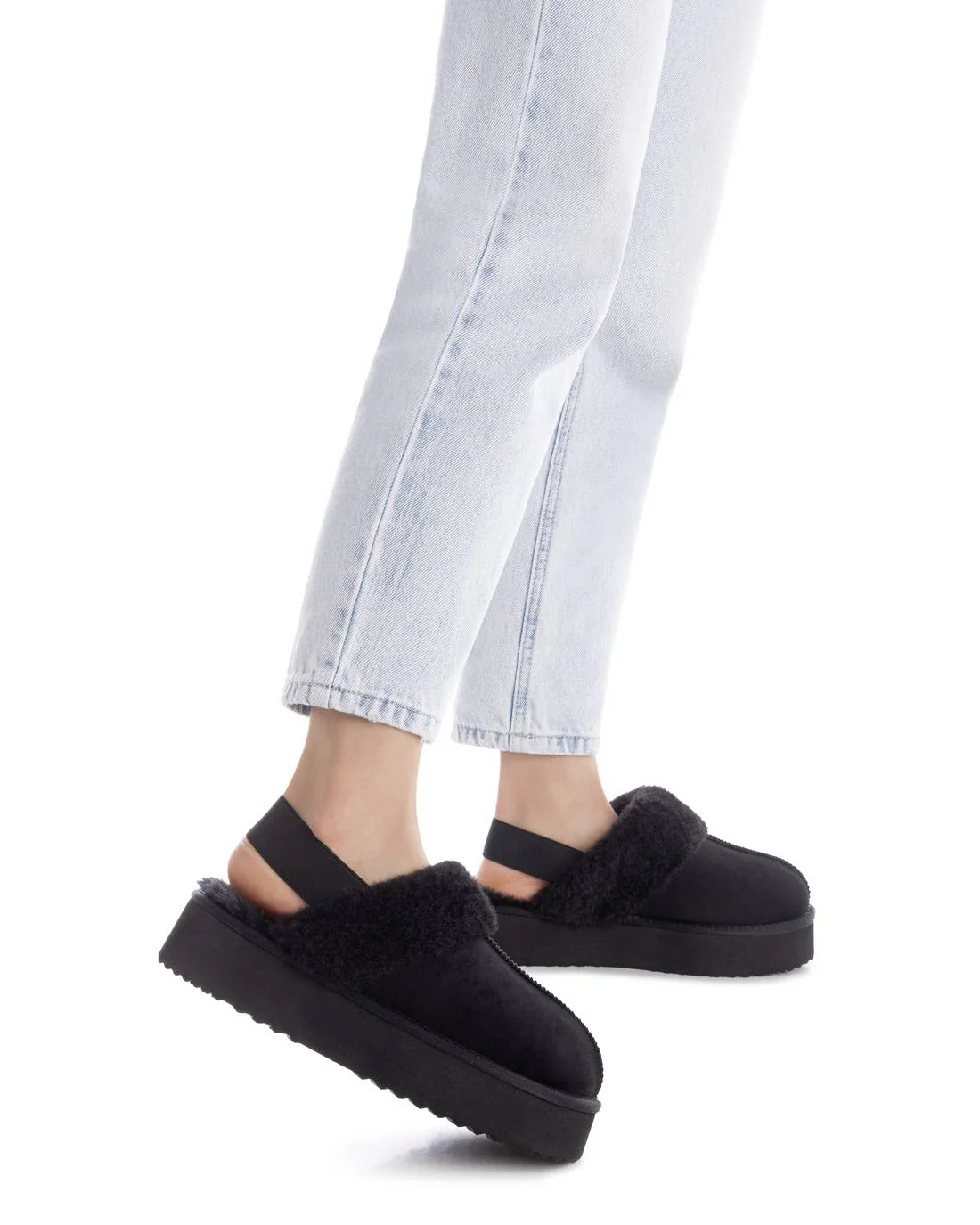 Slipper de mujer plano Xti 14444002 - Image 2