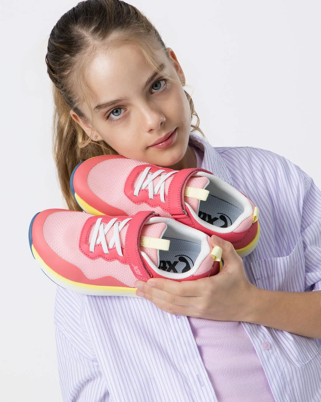 Zapatilla de niña plano Xti kids 15310504 - Image 8